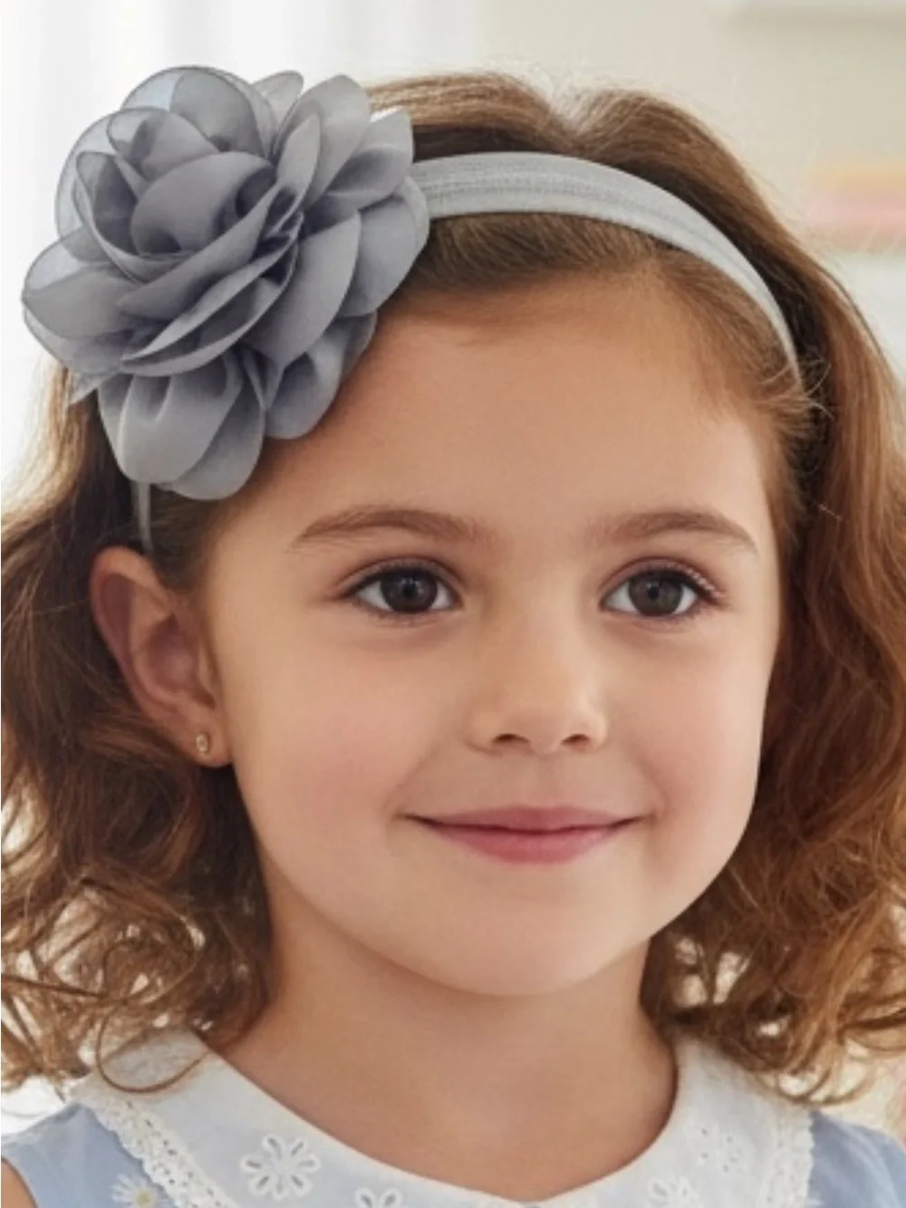 2 flower headwraps and 4 satin bow headwraps
